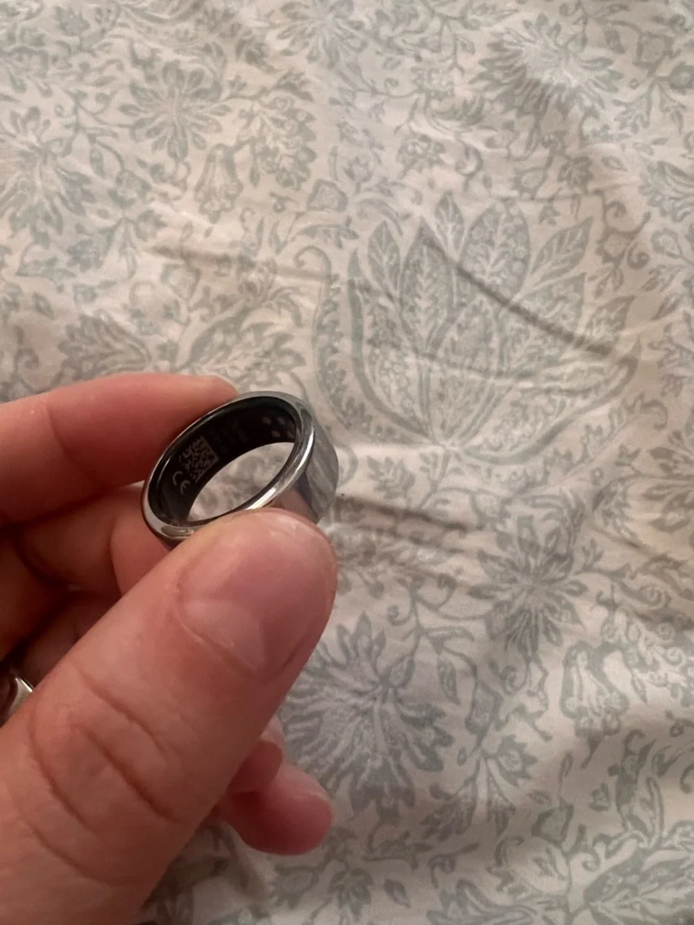 Oura Smart Ring in Silver and Black